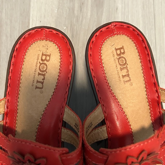 Born Red Floral Women's Sandals - Picture 3 of 5